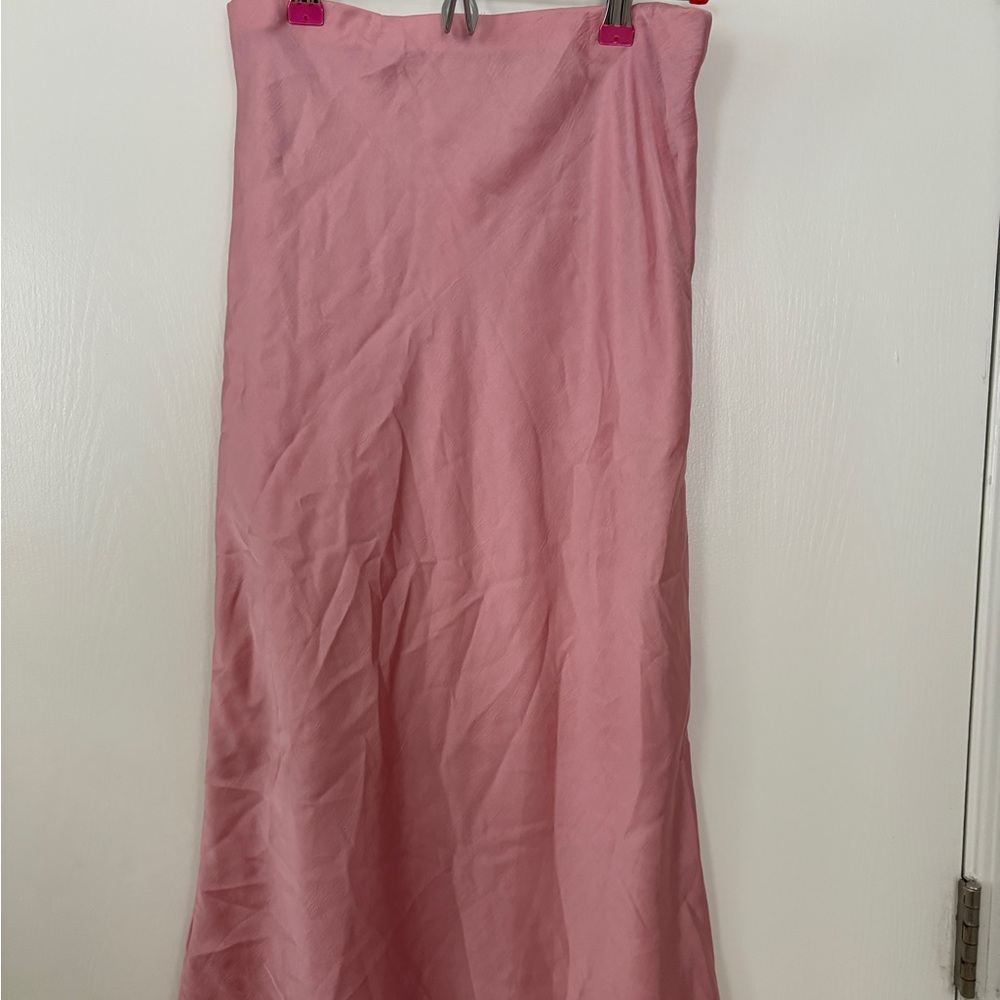 Elegant Pink midi satin skirt